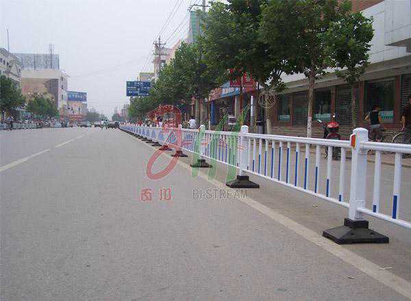 道路護欄所要具備的功能 道路隔離護欄.jpg