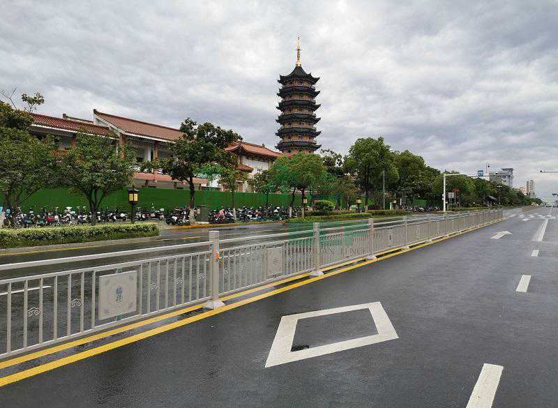 交通護(hù)欄 交通護(hù)欄